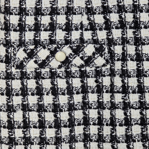 💖 Host Pick💖 Gabby Skye V-Neck Button-Front Tweed Mini Dress - Picture 4 of 11